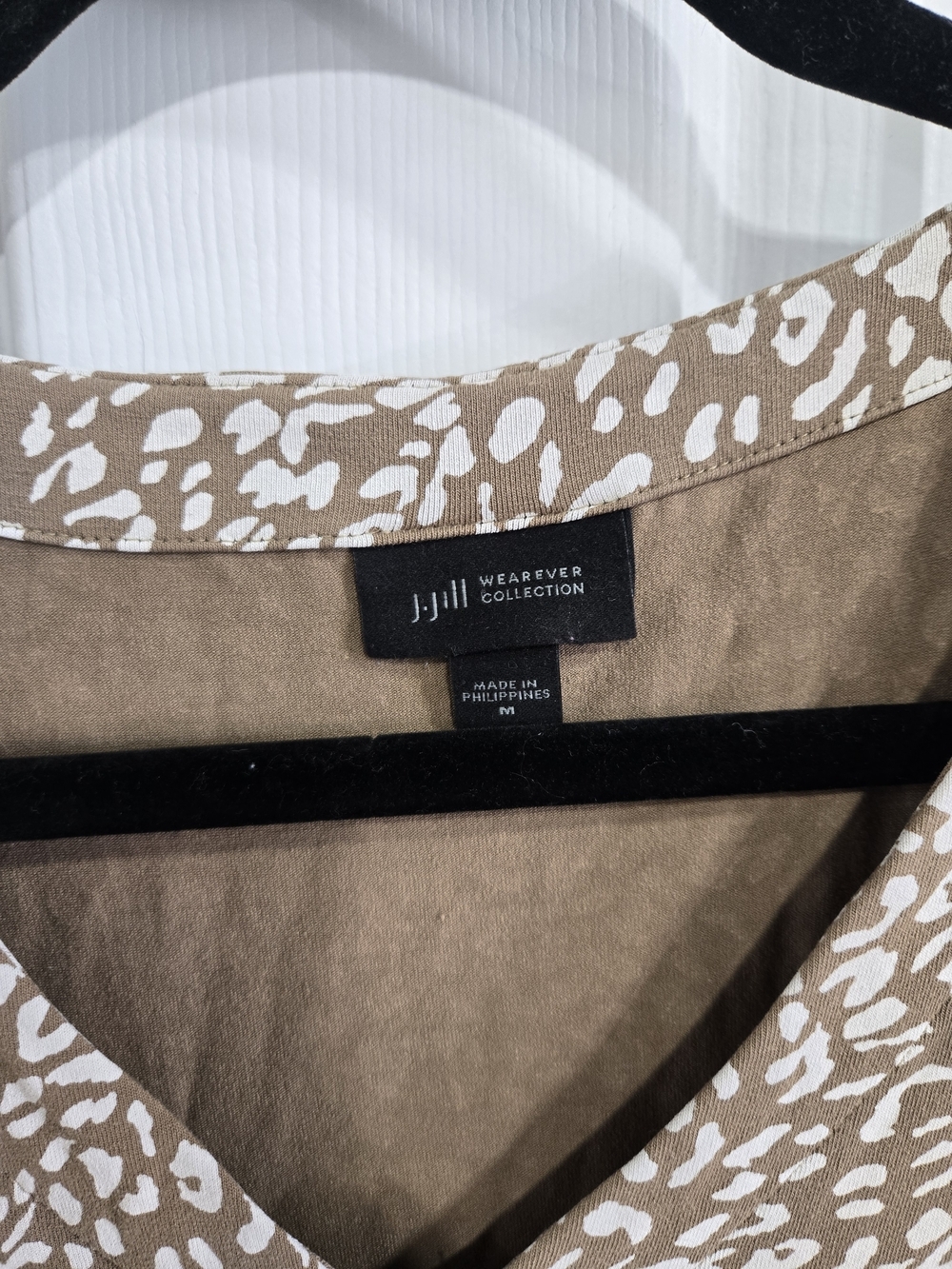 J. Jill Beige and White V-Neck Printed Tank - Picture 2 of 4